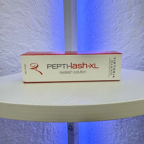 Viktoria DeAnn Ultra Rejuvenator and Pepti-Lash XL Kit - Picture 2 of 5